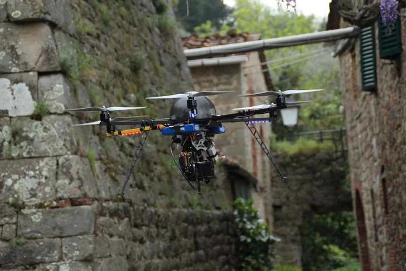 本週無人機動態：Lollapalooza音樂節的閒逛者、考古輔助設備等等