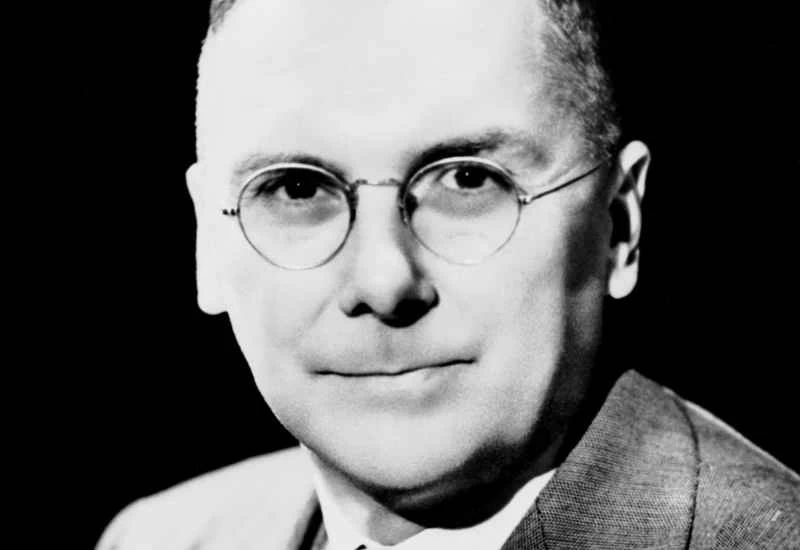 美國太空總署德萊頓飛行研究中心是否應該更名為尼爾阿姆斯壯中心？