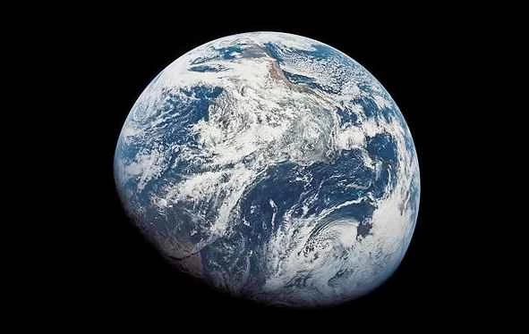 利用世界上最穩定的環形雷射器，首次直接測量地球自轉。