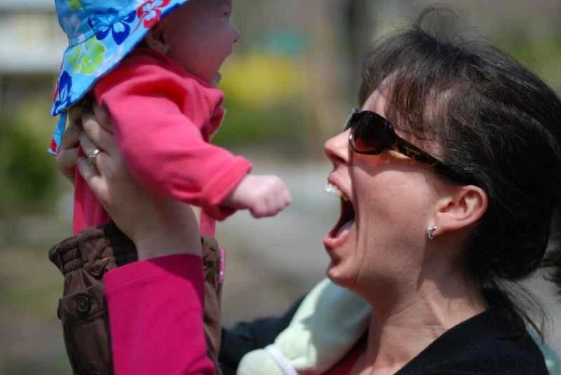 你能現在就用動詞表達我嗎？