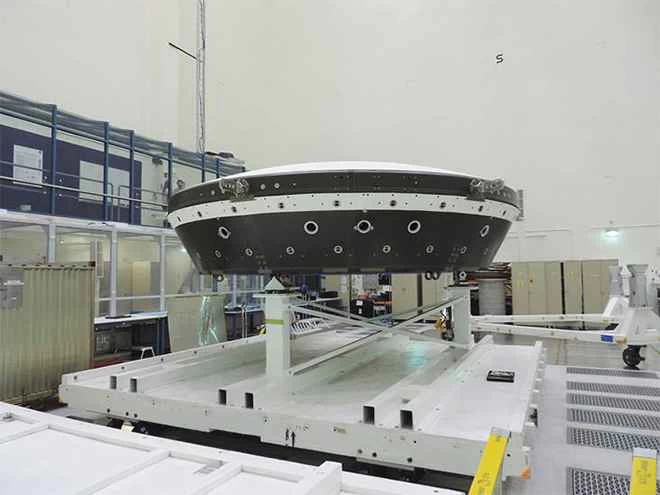 低密度超音速減速器